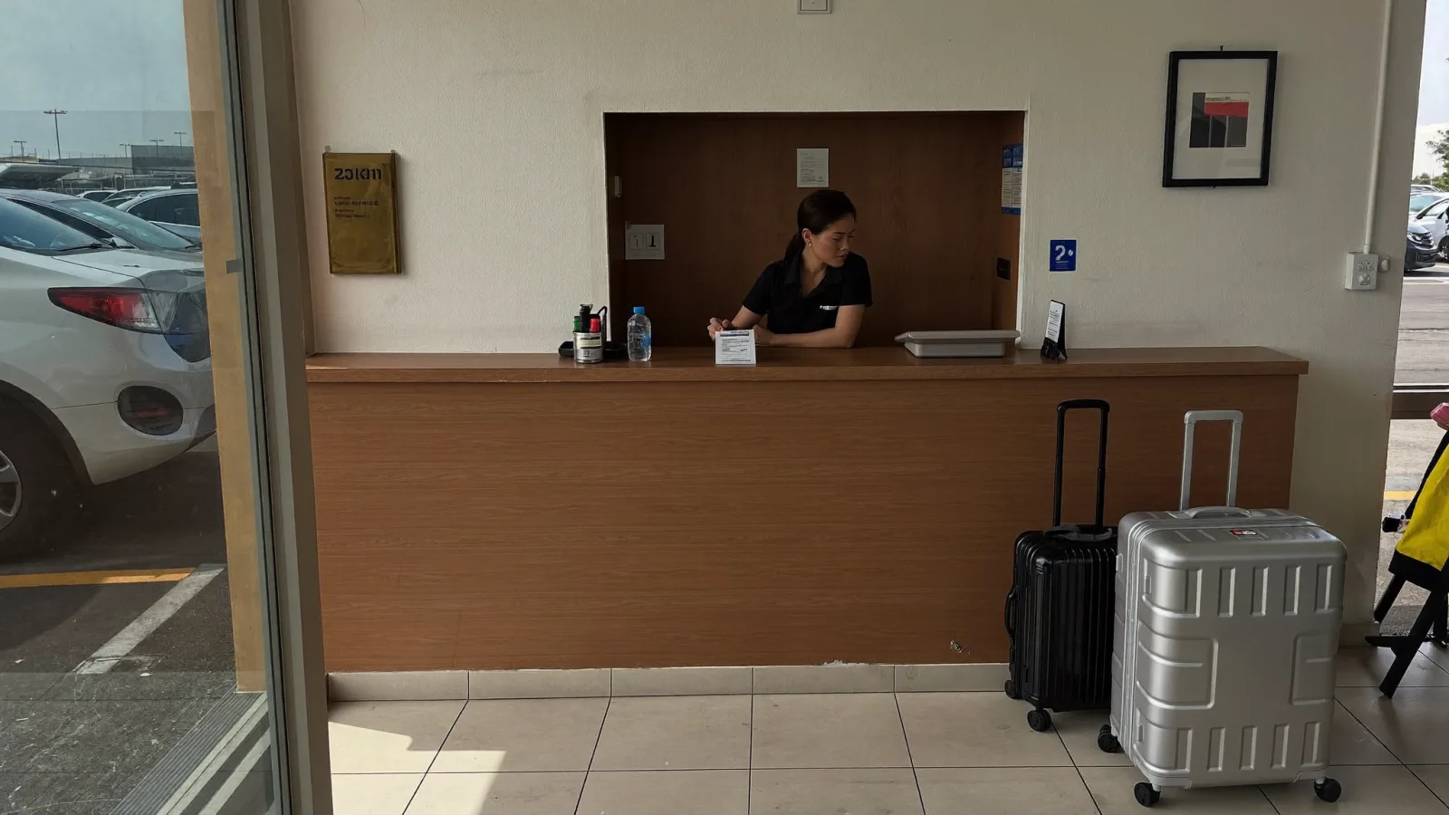 recepção do Bandeira Park em Viracopos entregando o comprovante ao cliente