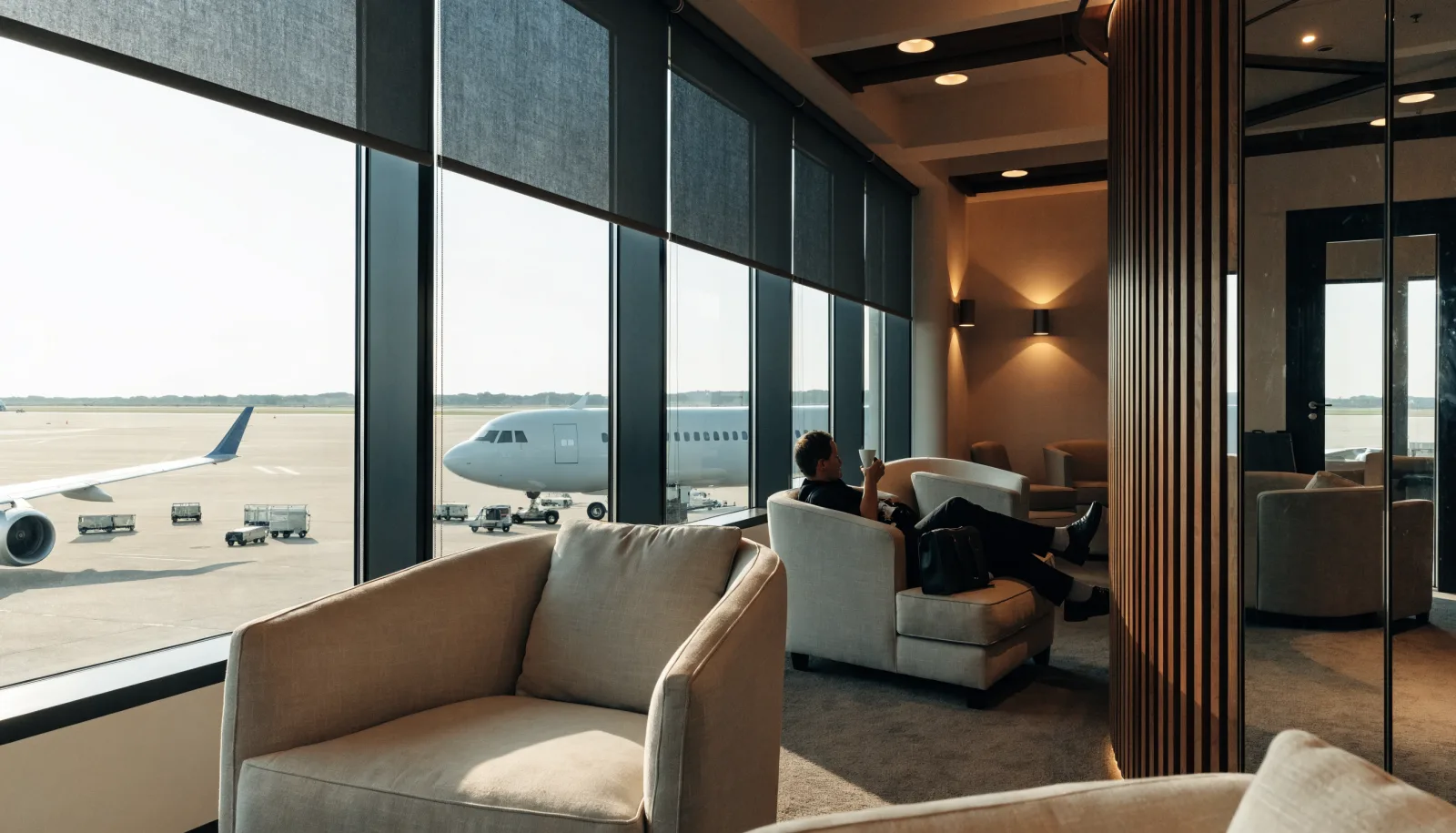 sala VIP de cartão premium com vista para a pista, benefício que não cobre o estacionamento no aeroporto
