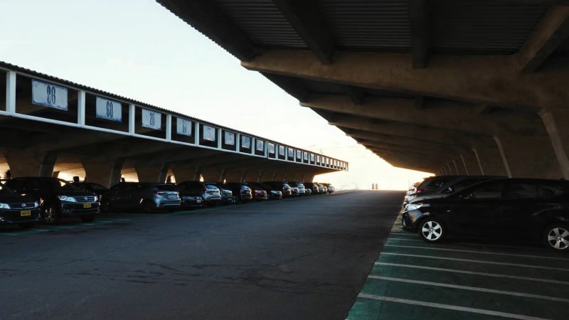 Estacionamento coberto em Viracopos: quando a cobertura vale o preço